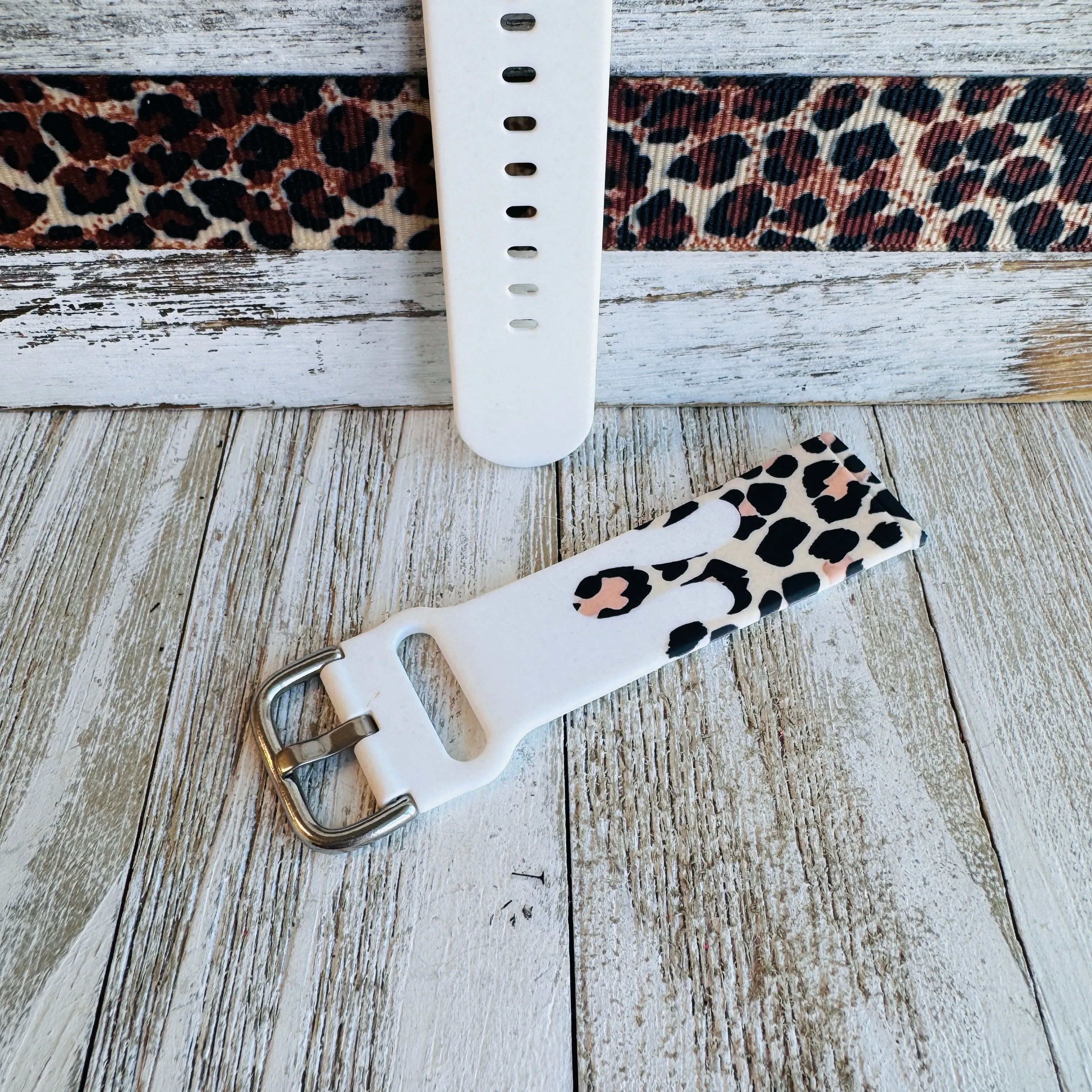 Leopard Drip White Print Silicone Band For Fitbit Versa 3/4/Sense