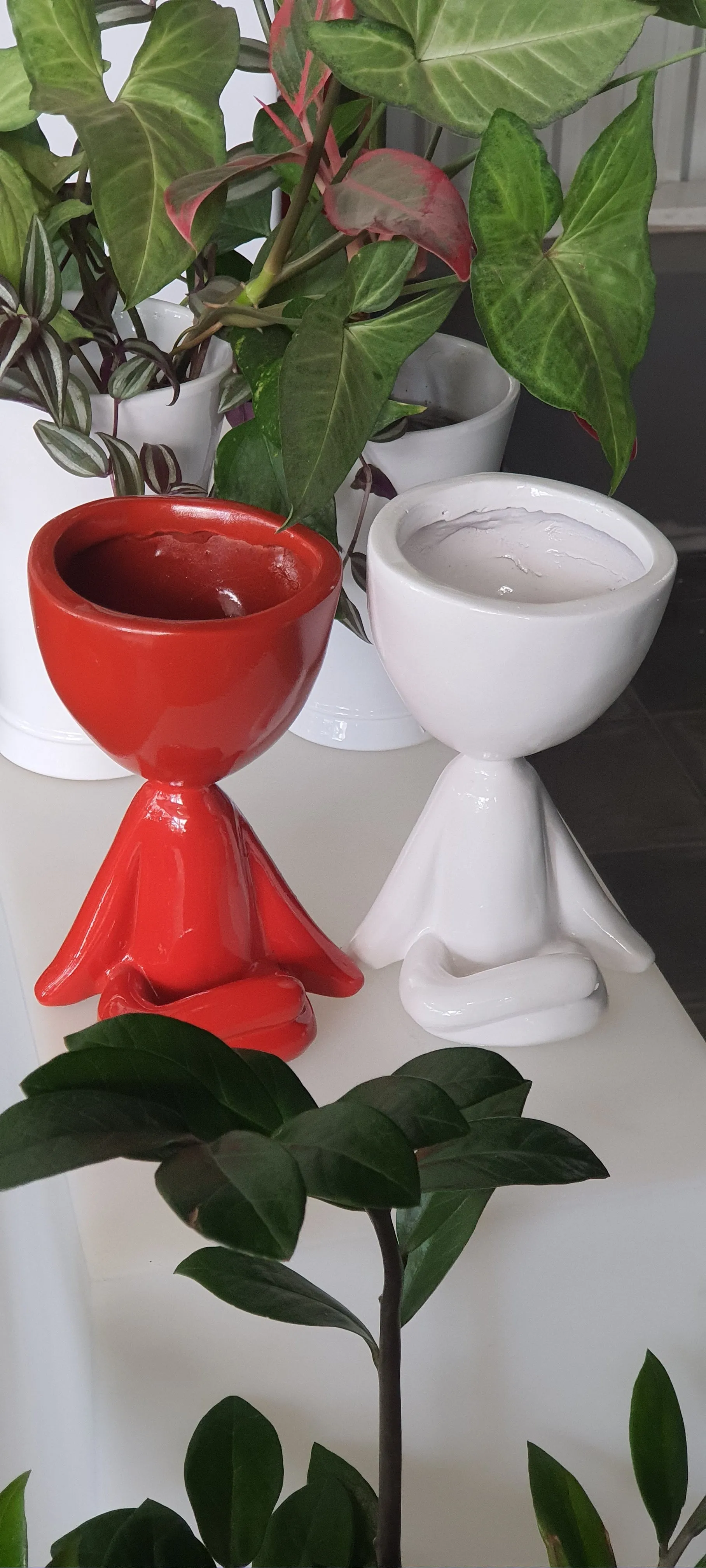 Resin red Yoga Planter 101