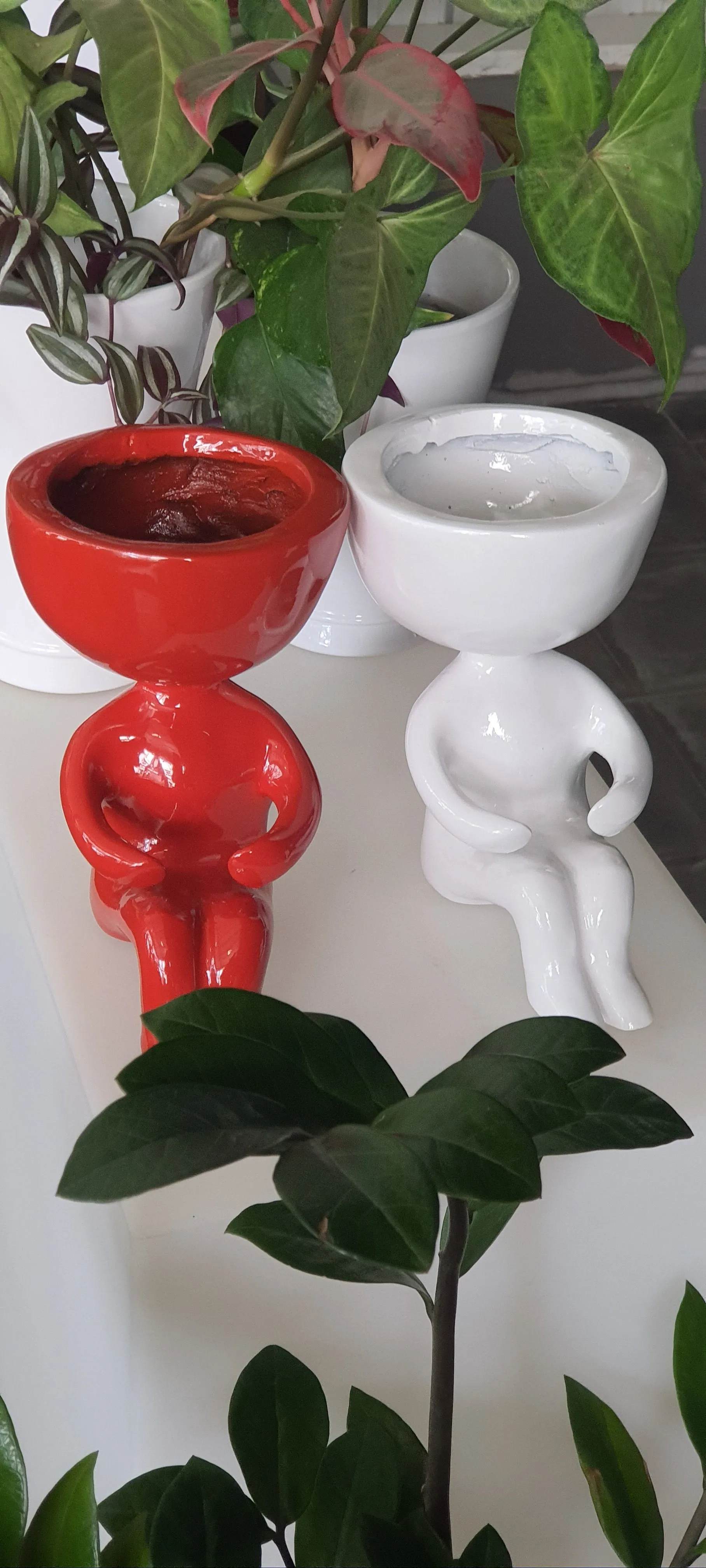 Resin red Yoga Planter 101